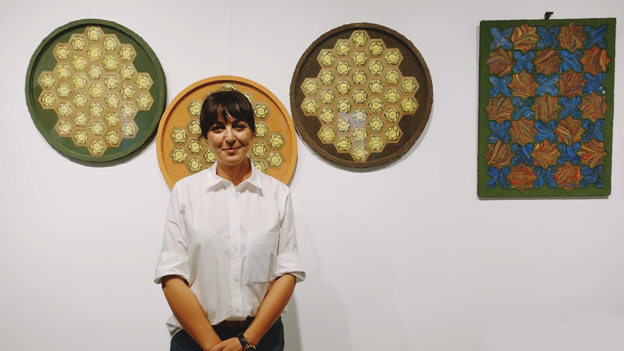 başak alkanın ebru sanatı sergisi başka sanat tutkunlarıyla buluştu