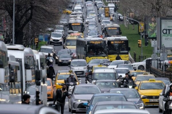 Bayram Öncesi Yoğun Trafik Geçen Yılın Rekorunu Kırdı!