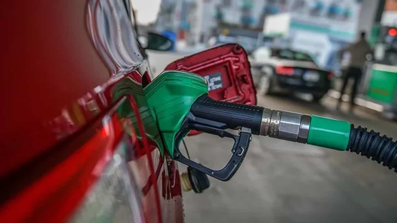 Benzin Fiyatlarına 211 Kuruş Zam Bekleniyor