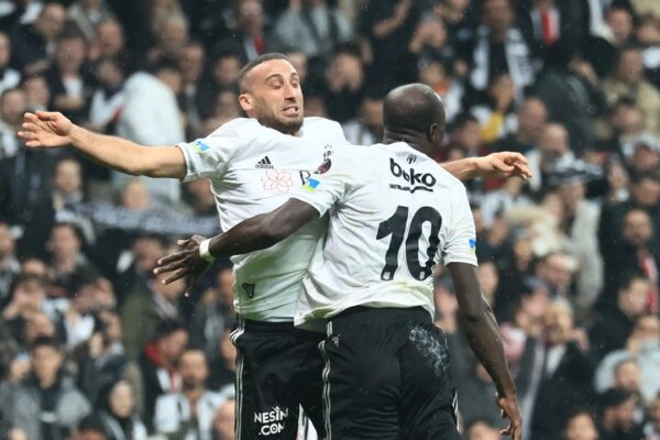 Beşiktaş’ta Gaziantep FK Maçı Öncesi Stoper Krizi