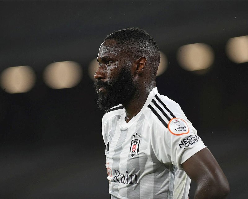 800x643-besiktastan-sakatlik-aciklamasi-arthur-masuaku-1692973203688.jpeg