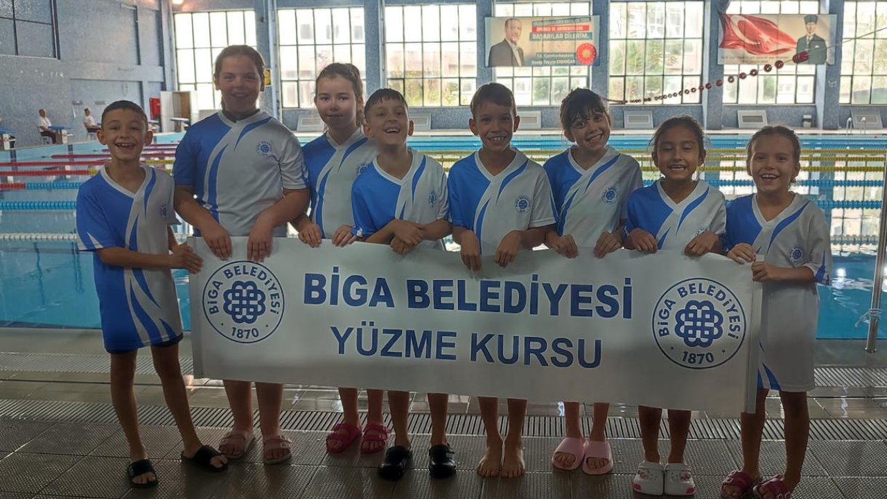 biga belediyesinin yüzme kursu Öğrencilerinden büyük başarı