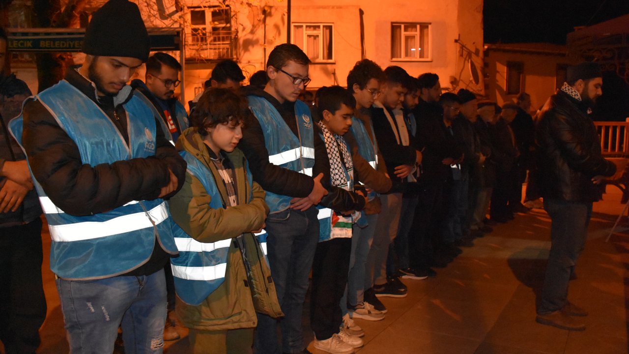 bilecik halkı salih el-aruri İçin gıyabi cenaze namazı kıldı
