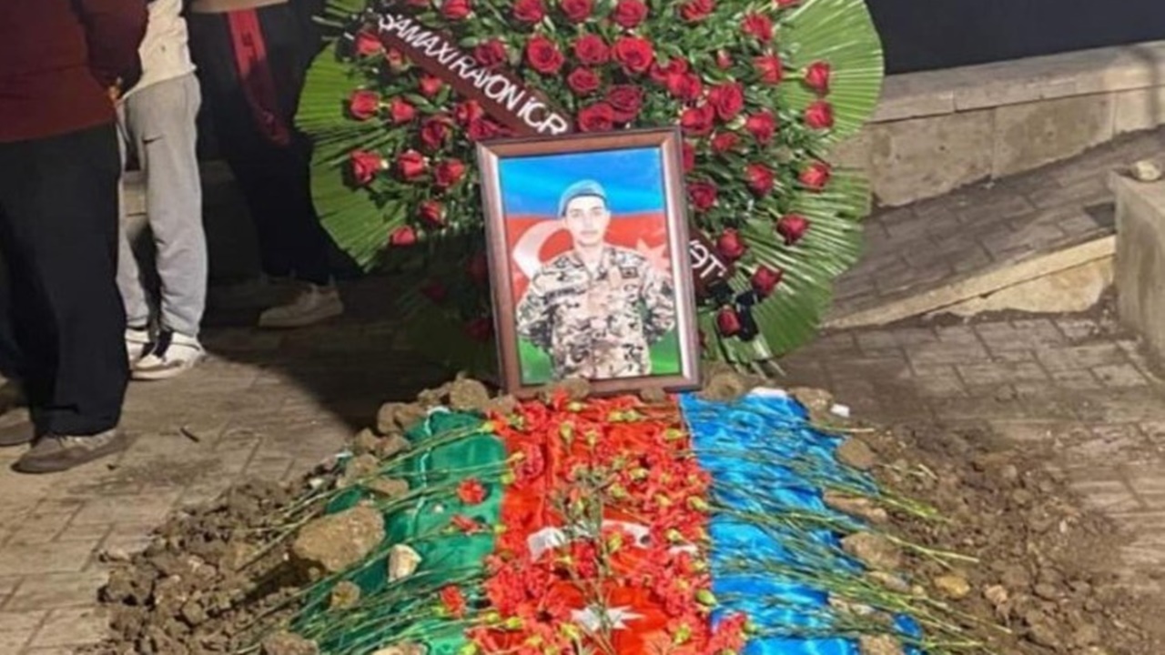 bilecik Şeyh edebali Üniversitesinden Şehit Öğrenci sabuhi huseynova saygı duruşu