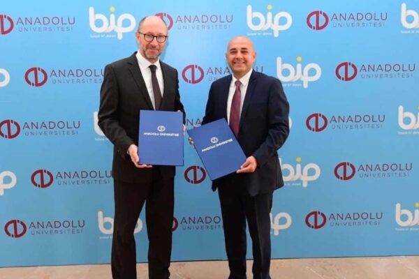 BiP ve Anadolu Üniversitesi İş Birliği ile Eğitim Dijitalleşiyor