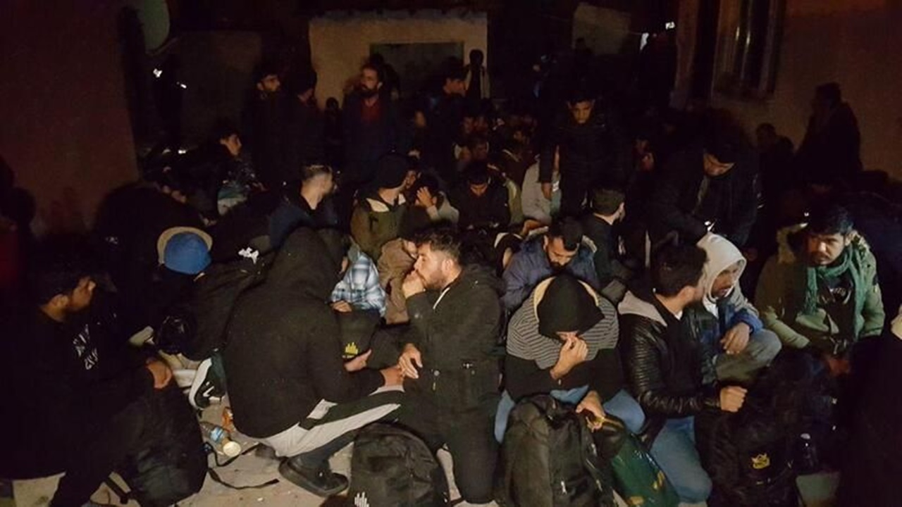 bir haftada 327 düzensiz göçmen yakalandı
