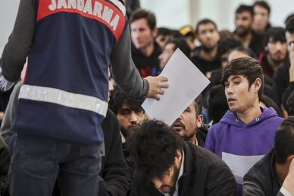 Bir Haftada 857 Düzensiz Göçmen Yakalandı