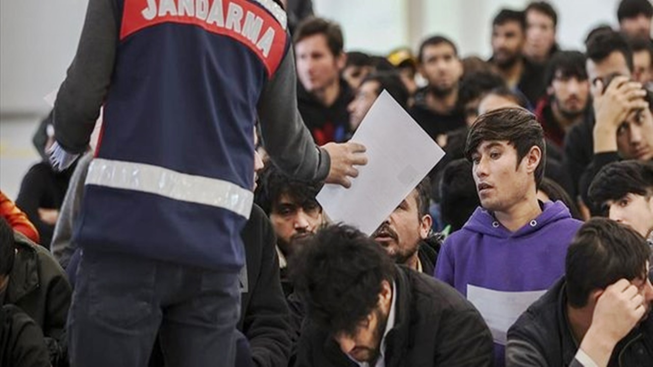 bir haftada 857 düzensiz göçmen yakalandı