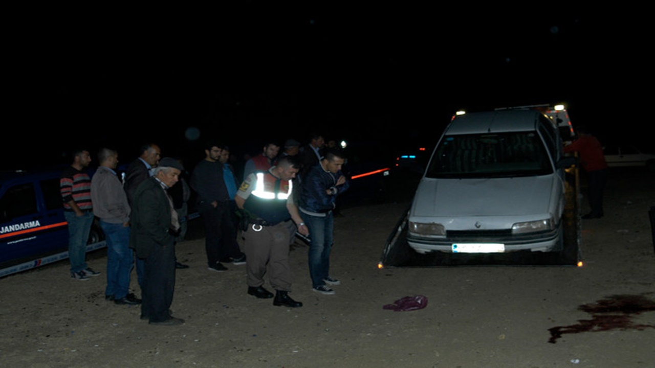 bir kişi otomobilde Ölü olarak bulundu