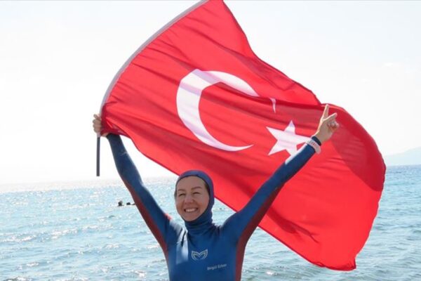Birgül Erken Çanakkale’de Cumhuriyet Bayramı’na Özel Dalış Yaptı