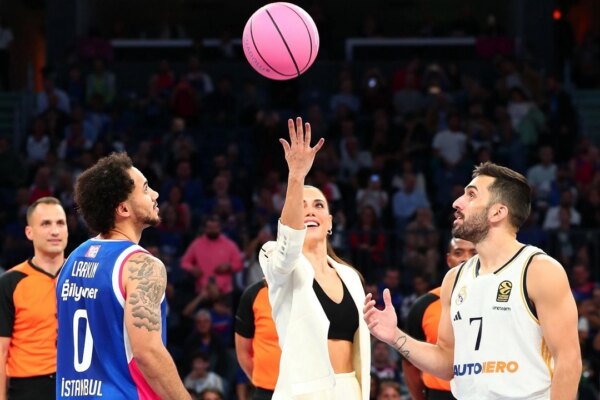 Boyner Markasından, “Pembe Top Sahada” Projesine Destek