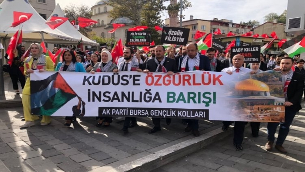 bursada ak partili gençler filistin İçin destek yürüyüşü düzenledi