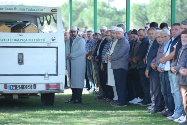 Bursa’da Anne Ve İki Çocuğunun Cenazeleri Toprağa Verildi