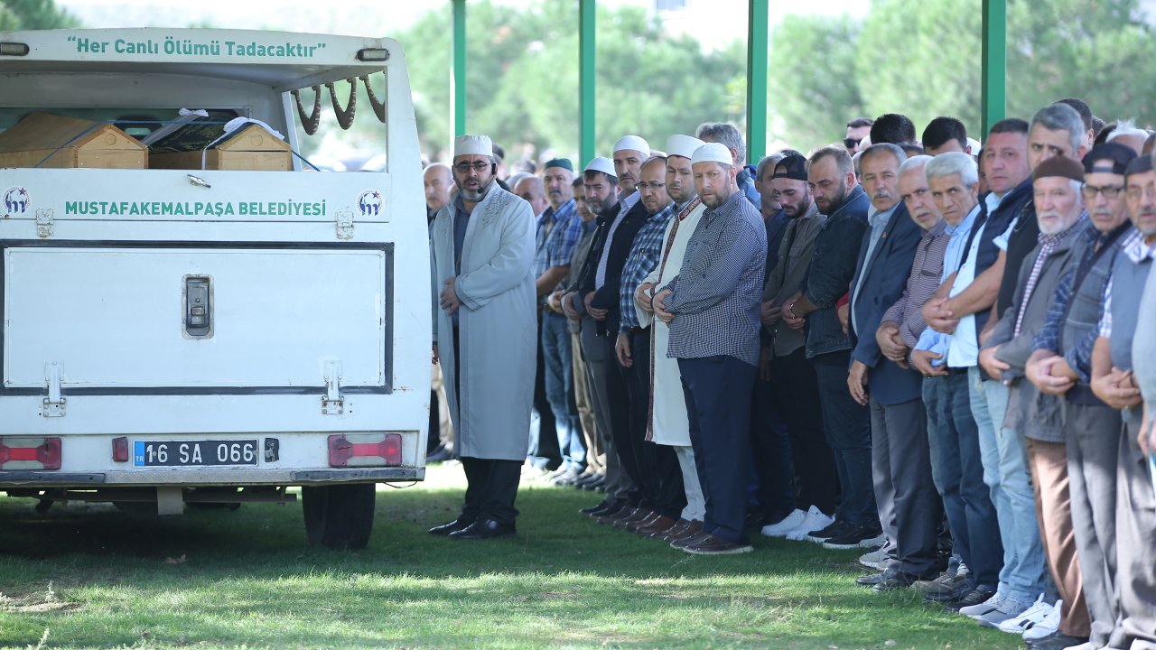 bursada anne ve İki Çocuğunun cenazeleri toprağa verildi