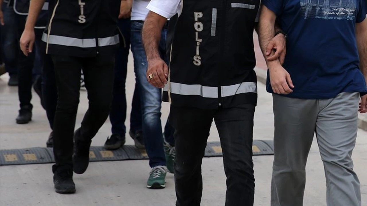 Bursa’da FETÖ Operasyonunda 14 Kişi Gözaltına Alındı