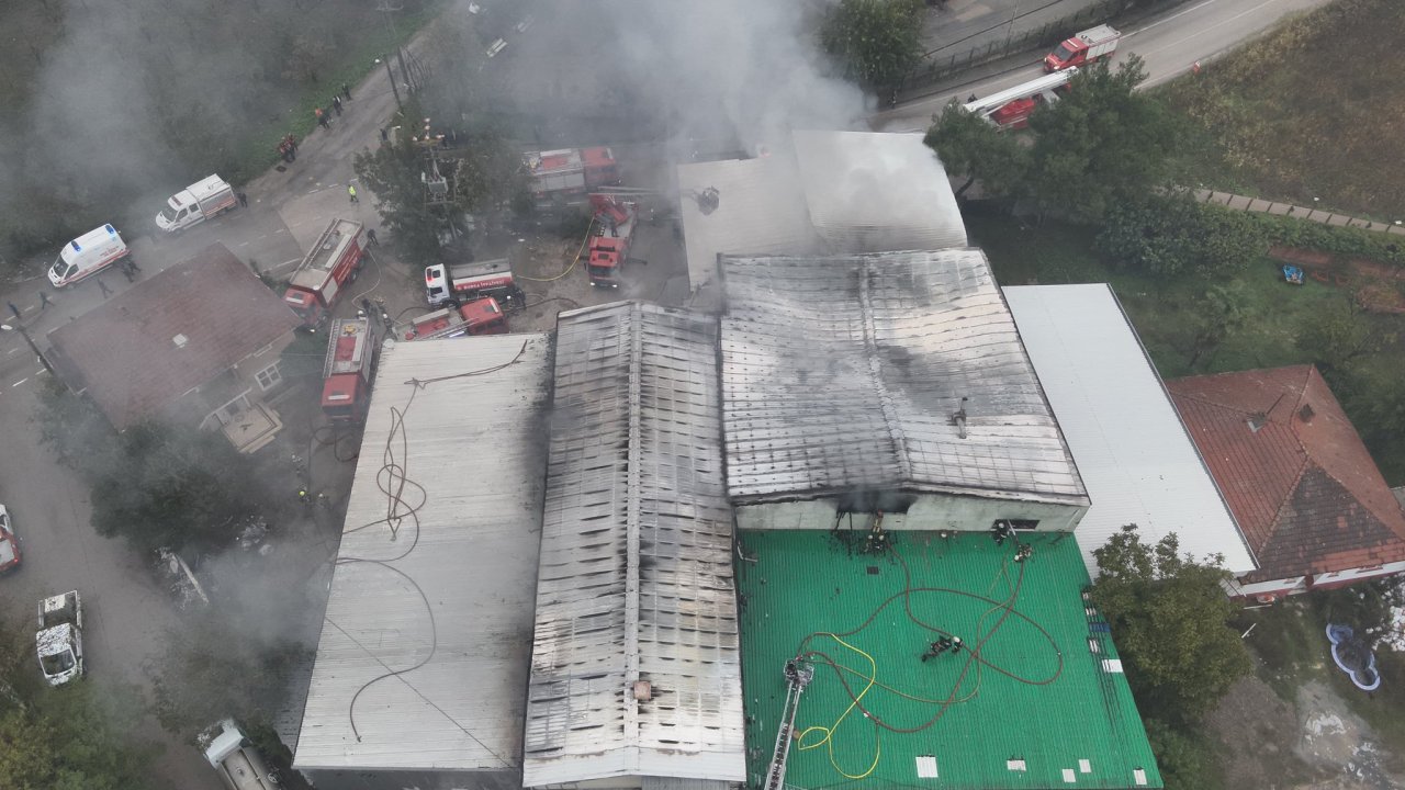 bursada sünger fabrikasında yangın Çıktı