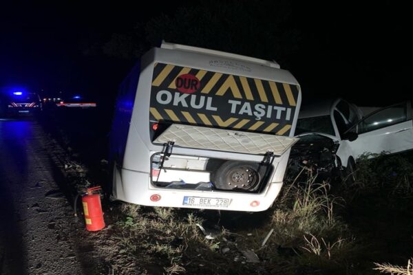 Bursa’da Yaşanan Kazada 5 Yaralı Hastaneye Kaldırıldı