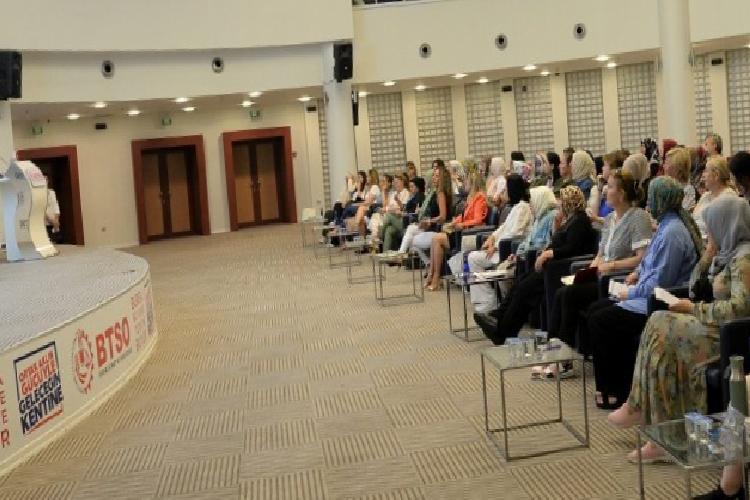 bursalı bayan teşebbüsçüler dijital çağa hazırlanıyor