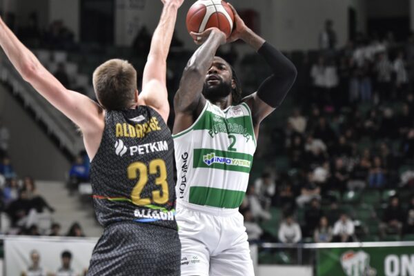 Bursaspor İnfo Yatırım, Aliağa Petkimspor’u Yendi