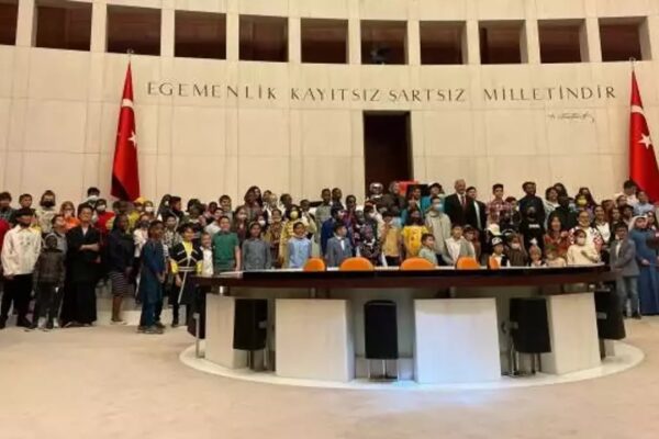 Buse Bilim Koleji TBMM’yi Ziyaret Etti