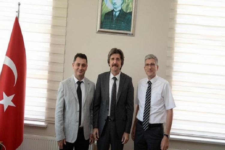 buÜ mühendislik fakültesinde bayrak değişimi
