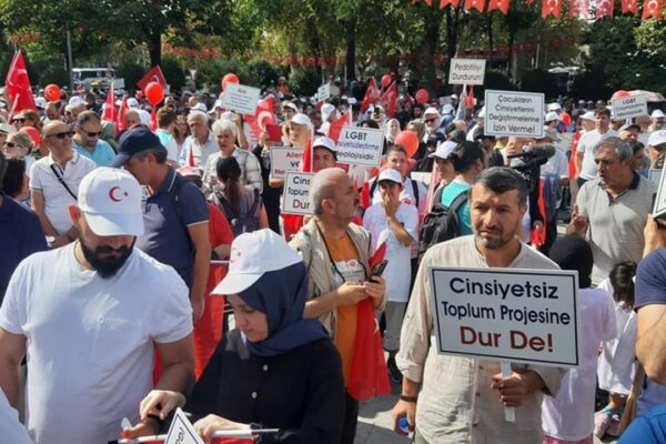 Büyük Aile Platformu’ndan LGBT Propagandasına Karşı Buluşma