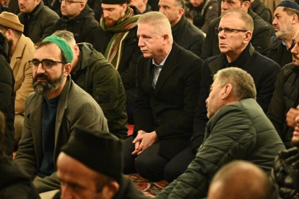 Camilerde Şehitler İçin Dua Okundu