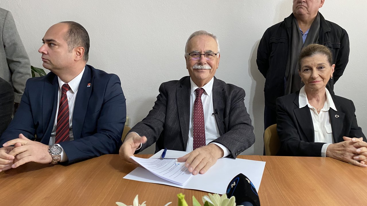 Çanakkale belediye başkanı yerel seçimde aday olmayacağını açıkladı