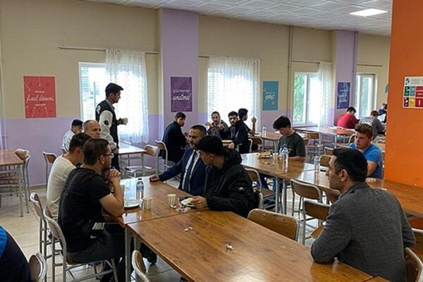 Çanakkale Valisi Aktaş Öğrenci Yurduna Ziyaret Gerçekleştirdi