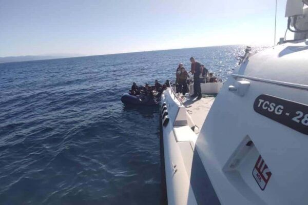 Çanakkale Ve Ayvacık Açıklarında Düzensiz Göçmen Yakalandı