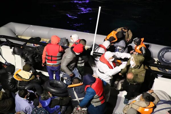 Çanakkale’de 62 Düzensiz Göçmen Kurtarıldı