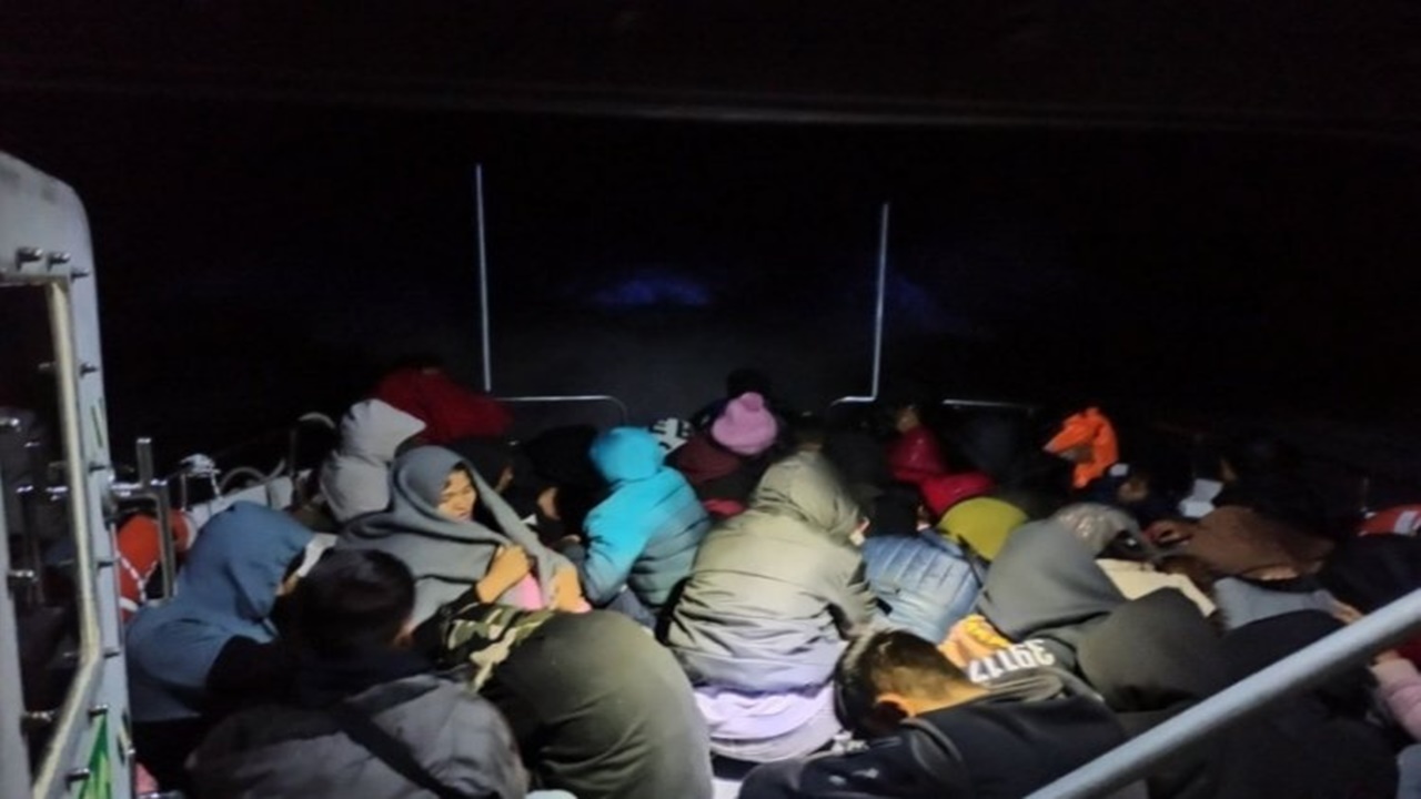 Çanakkalede jandarma operasyonunda 42 afgan göçmen yakalandı