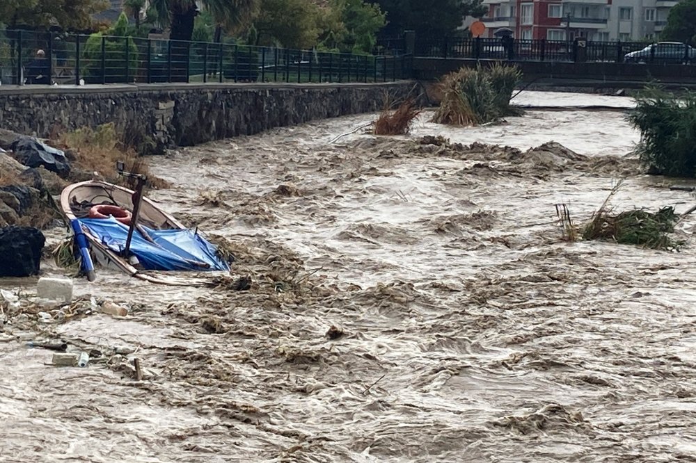 Çanakkale'de Şiddetli Yağış Yaşamı Olumsuz Etkiledi