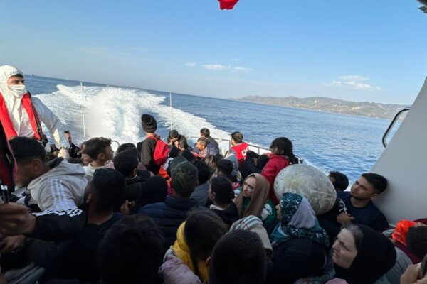 Çanakkele Açıklarında 165 Göçmen Kurtarıldı