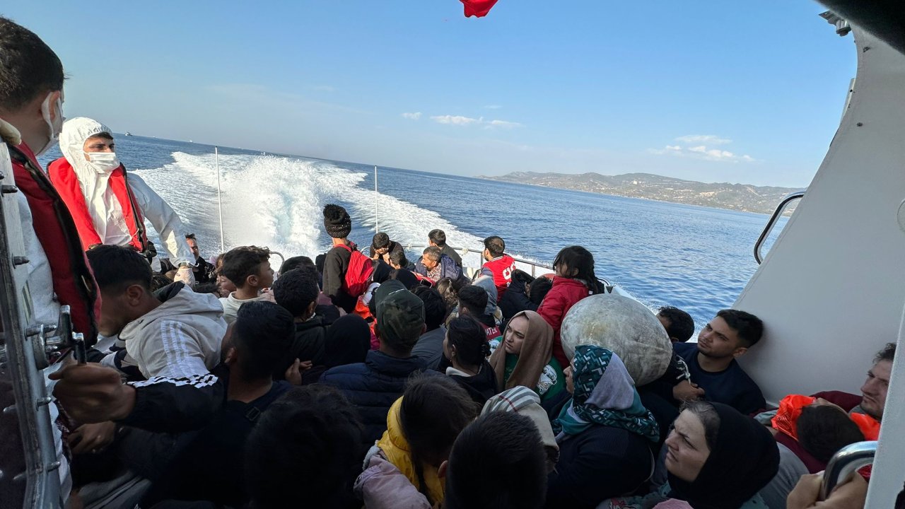 Çanakkele açıklarında 165 göçmen kurtarıldı
