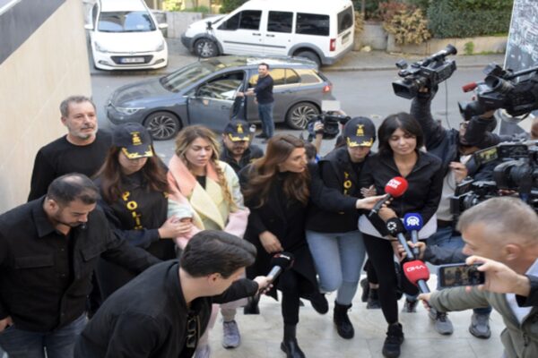Candan Kardeşler Dolandırıcılık ve Kara Para Aklama İddialarını Yalanladı