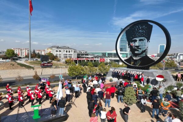 Çankaya Belediyesi Cumhuriyet’in 100. Yılına Özel Atatürk Anıtı’nı Açtı