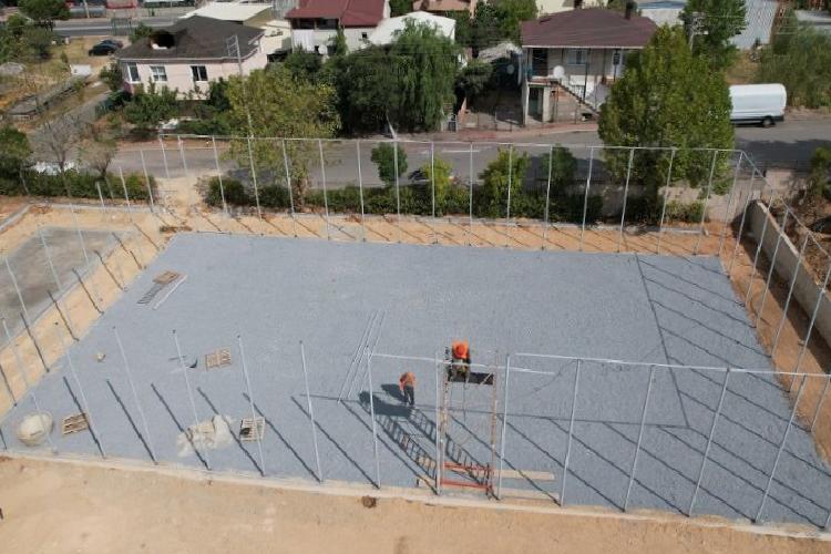 Çayırovada yeni halı alanların inşaatı sürüyor
