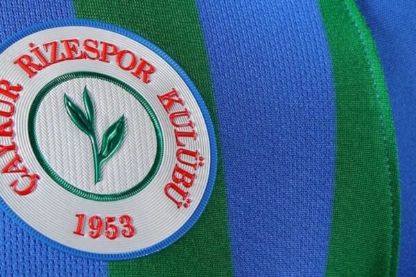 Çaykur Rizespor Yeni Teknik Direktörle İmzaları Attı