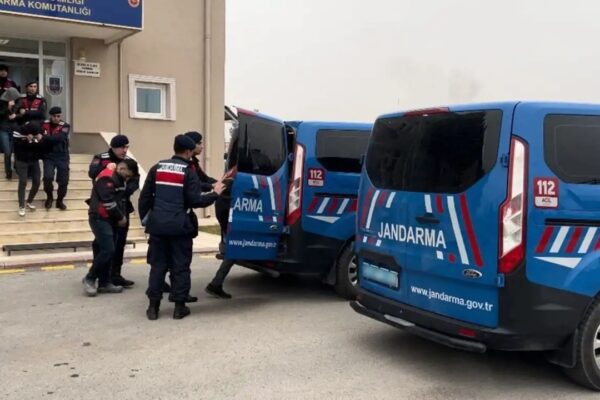 Çeşitli Suçlardan Aranan 79 Kişi Jandarma Tarafından Yakalandı
