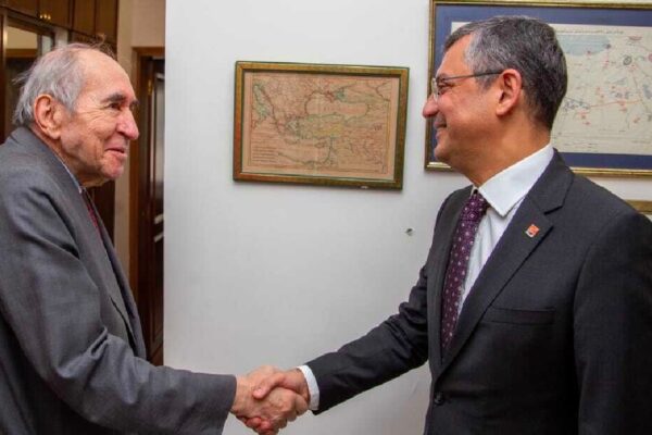 CHP Genel Başkan Adayı Özgür Özel’den Altan Öymen’e Ziyaret