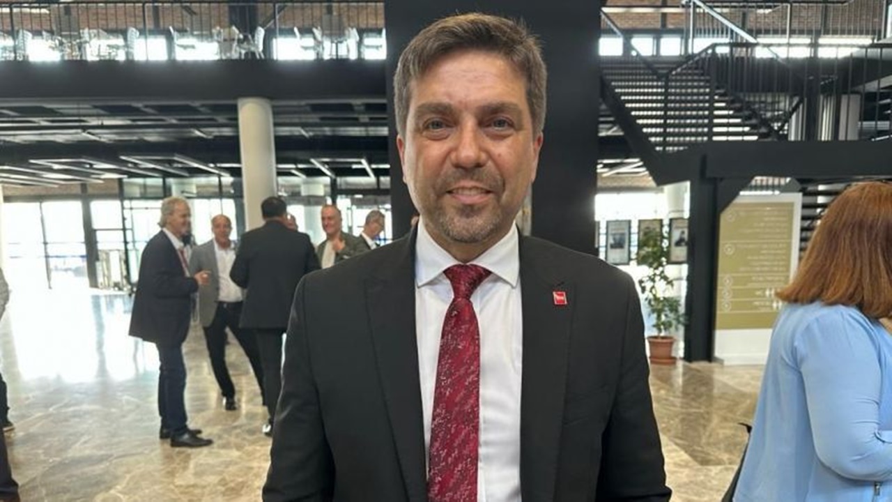 chp kocaeli İl kongresinde bülent sarı güven tazeledi