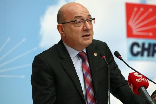 CHP Kurultayında Yeni Gelişme Yaşandı! İlhan Cihaner Adaylıktan Çekildi
