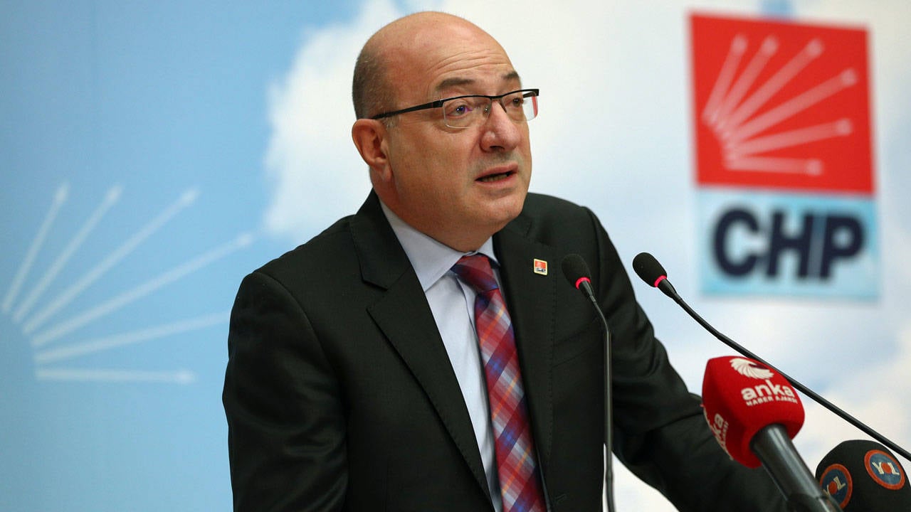 chp kurultayında yeni gelişme yaşandı İlhan cihaner adaylıktan Çekildi