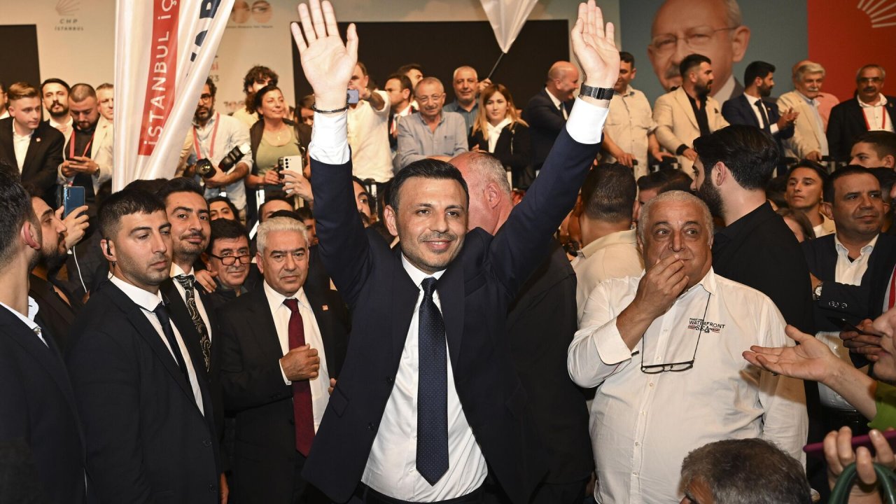 chpde İstanbul İl başkanlığına değişimcilerin adayı Özgür Çelik seçildi