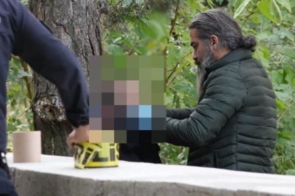 Çocuk Parkında Ağaca Asılı Kadın Cesedi Bulundu