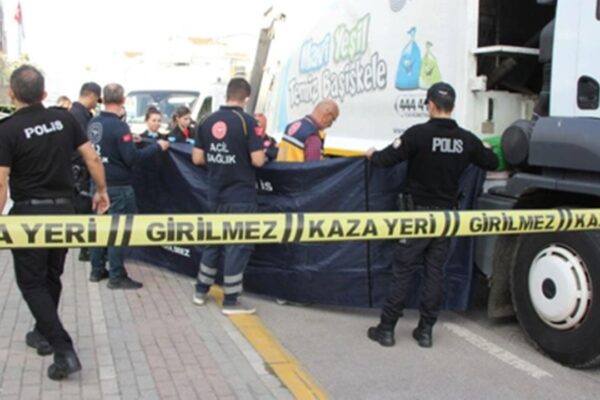 Çöp Kamyonu Çarptığı Kadın Hayatını Kaybetti