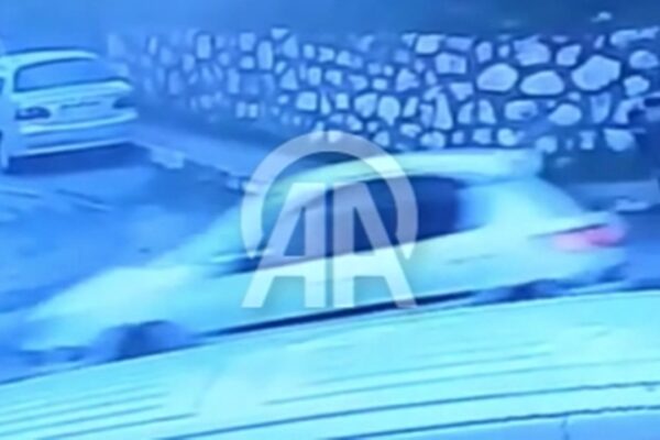 Çukura Giren Aracın Hava Yastığı Patladı