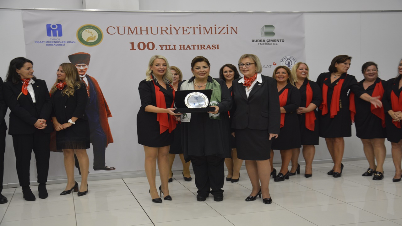 cumhuriyetin 100 yılında kemal müzikali sanatseverlerle buluştu