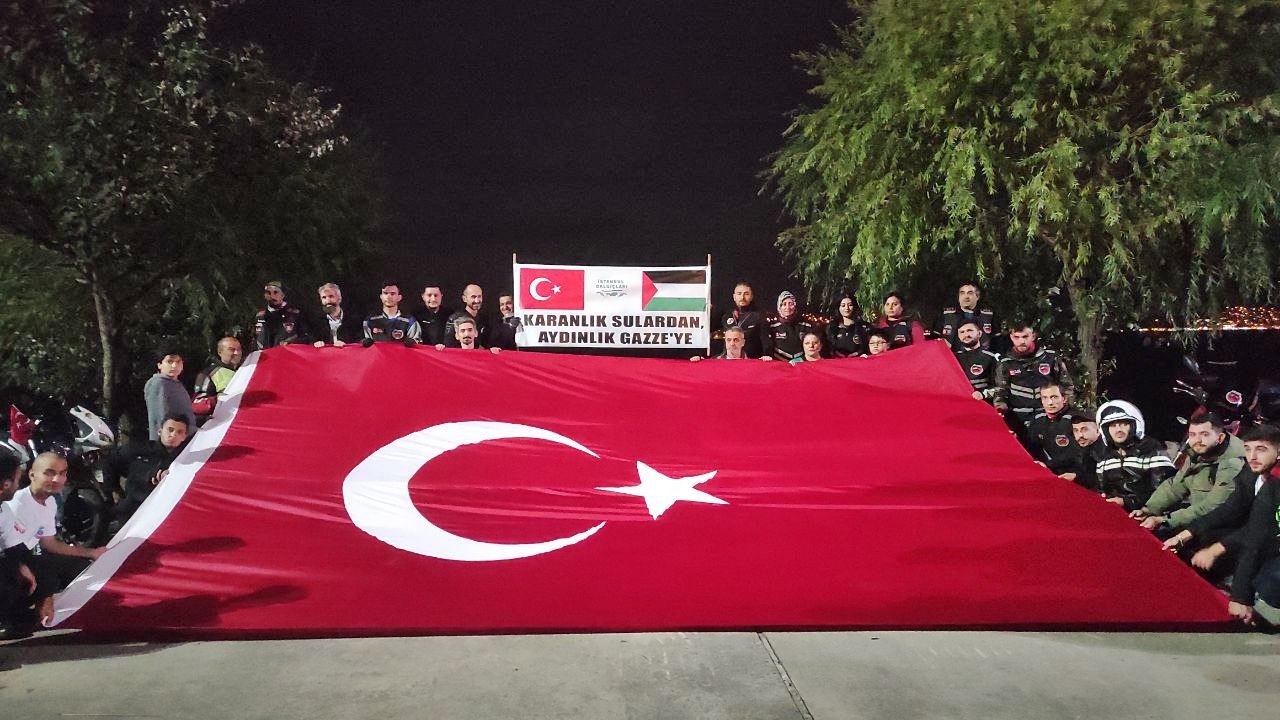 dalgıçlar gazzeye destek İçin dalış yaptı